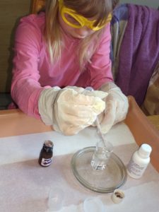 nabrat_lecivo_a_pak_kapek_do_odmerky